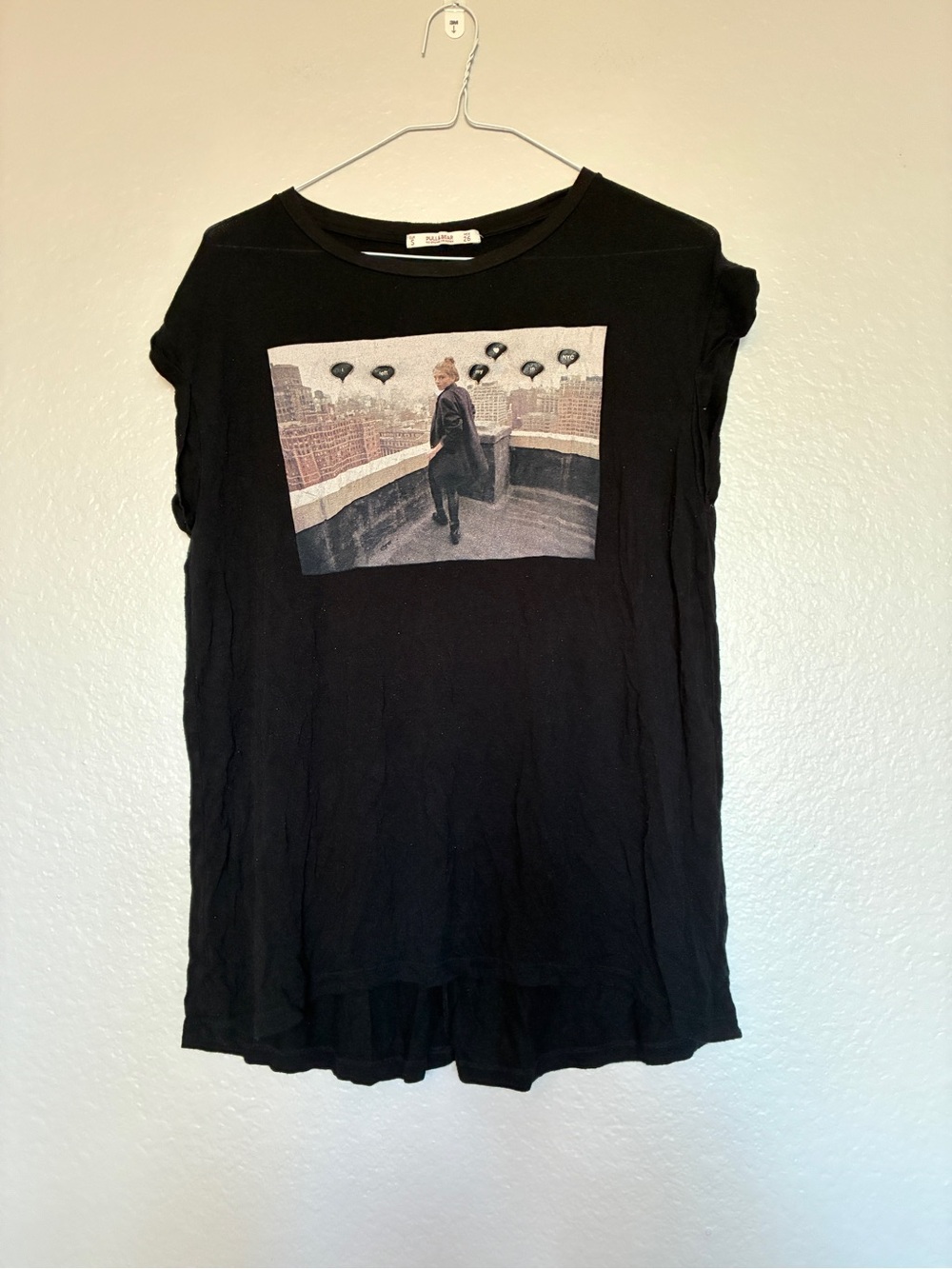 Pull&Bear Black Graphic Crewneck Tee with Rooftop Photo